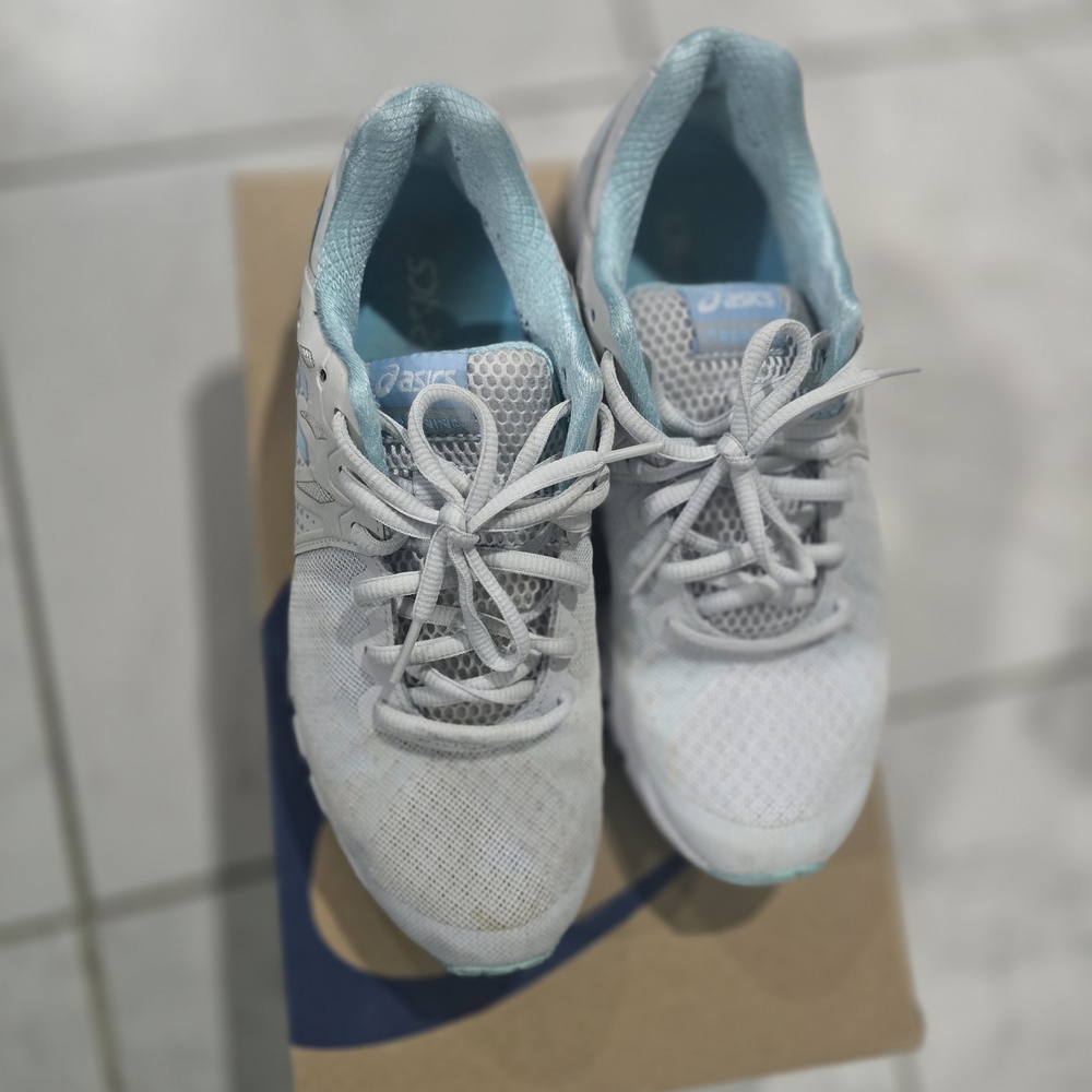 ASICS Women's Light Blue and Gray Sneakers